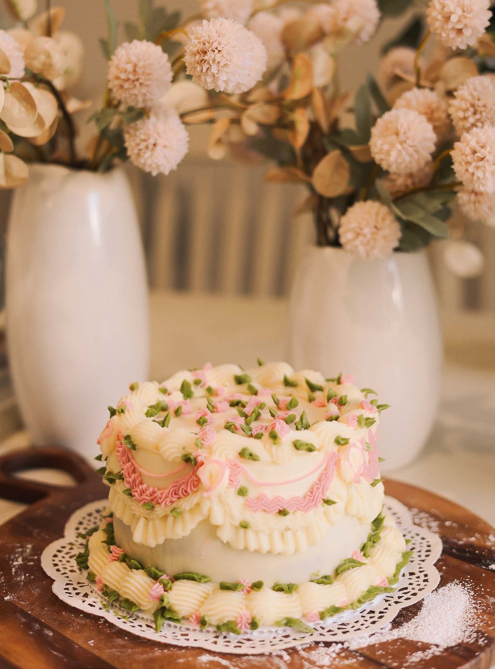 Hand-piped vintage buttercream cake
